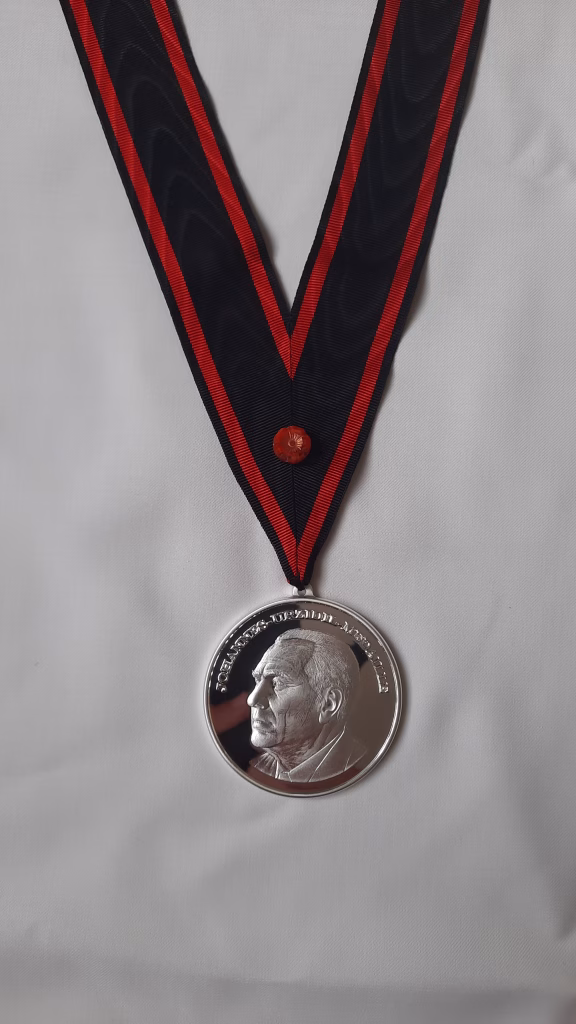 Foto der Urzidil-Medaille